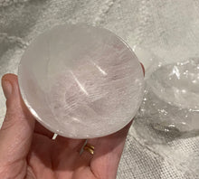 Load image into Gallery viewer, Selenite Bowl- 6cm