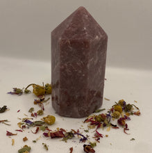 Load image into Gallery viewer, Strawberry Quartz Polished Points