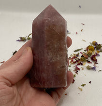 Load image into Gallery viewer, Strawberry Quartz Polished Points