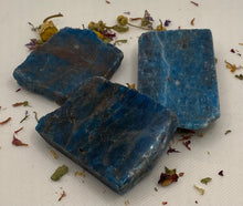 Load image into Gallery viewer, Apatite Slabs