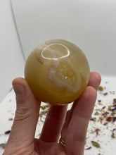 Load image into Gallery viewer, Agate Spheres