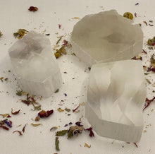 Load image into Gallery viewer, Selenite TV Stones