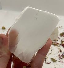 Load image into Gallery viewer, Selenite TV Stones