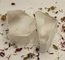 Load image into Gallery viewer, Selenite TV Stones