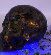 Load image into Gallery viewer, Yooperlite Skull
