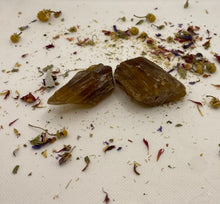 Load image into Gallery viewer, Amber Calcite Rough