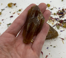 Load image into Gallery viewer, Amber Calcite Rough