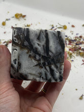 Load image into Gallery viewer, Sphalerite Floating Cube