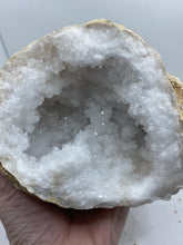 Load image into Gallery viewer, Quartz Geode