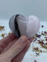 Load image into Gallery viewer, Mangano Smokey Heart