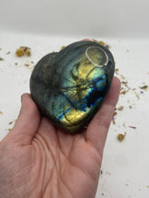 Load image into Gallery viewer, Labradorite Standing Heart