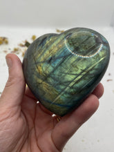 Load image into Gallery viewer, Labradorite Standing Heart