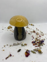 Load image into Gallery viewer, Septarian Mushroom