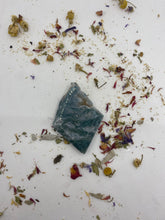 Load image into Gallery viewer, Moss Agate Diamond