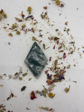 Load image into Gallery viewer, Moss Agate Diamond