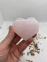 Load image into Gallery viewer, Pink Mangano Heart