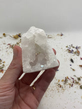 Load image into Gallery viewer, Sugar Druzy Geode Cluster