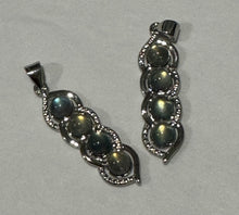 Load image into Gallery viewer, Labradorite Pendent