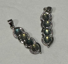 Load image into Gallery viewer, Labradorite Pendent
