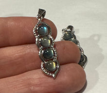 Load image into Gallery viewer, Labradorite Pendent