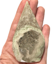 Load image into Gallery viewer, Bumblebee Jasper Freeform