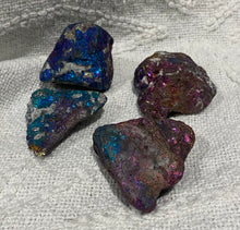 Load image into Gallery viewer, Peacock Ore