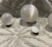 Load image into Gallery viewer, Selenite Spheres