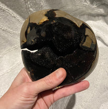 Load image into Gallery viewer, Black Septarian Heart