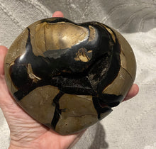 Load image into Gallery viewer, Black Septarian Heart