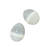 Load image into Gallery viewer, Selenite Egg