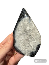 Load image into Gallery viewer, Black Agate Flame