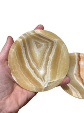 Load image into Gallery viewer, Aragonite Bowl