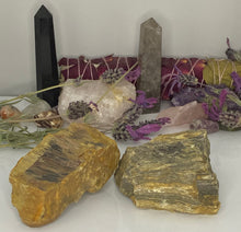 Load image into Gallery viewer, Petrified Wood Raw