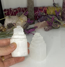 Load image into Gallery viewer, Selenite Tower