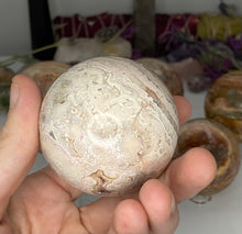 Load image into Gallery viewer, Crazy Lace Spheres- Indonesia