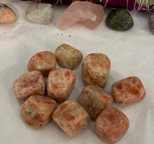 Load image into Gallery viewer, Sunstone Tumble