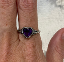 Load image into Gallery viewer, Amethyst Ring