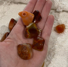 Load image into Gallery viewer, Carnelian Tumble