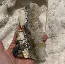 Load image into Gallery viewer, Clear Quartz Mermaid