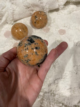 Load image into Gallery viewer, Orange Clipsol Calcite