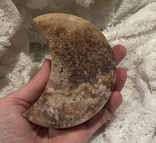 Load image into Gallery viewer, Pink amethyst moon