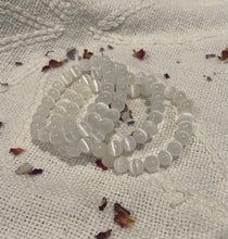 Load image into Gallery viewer, Selenite Bead Bracelet