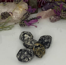 Load image into Gallery viewer, Apache Tear Tumbles