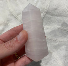 Load image into Gallery viewer, Mangano Calcite Tower