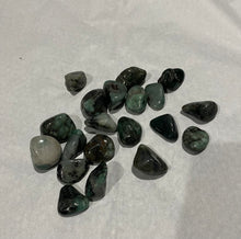 Load image into Gallery viewer, Emerald Tumble