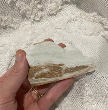 Load image into Gallery viewer, Caribbean Calcite Cloud