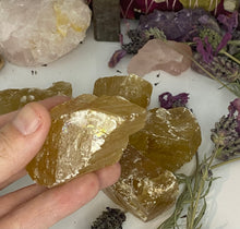 Load image into Gallery viewer, Golden Healer Raw