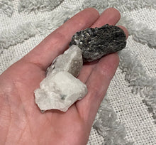 Load image into Gallery viewer, Rainbow Moonstone Raw