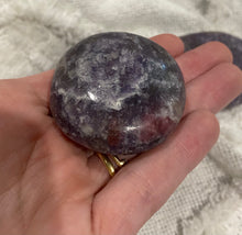 Load image into Gallery viewer, Pegmatite Palm Stone