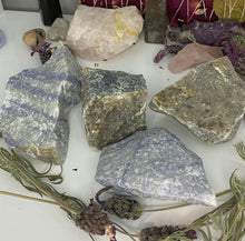 Load image into Gallery viewer, Blue Quartz Raw